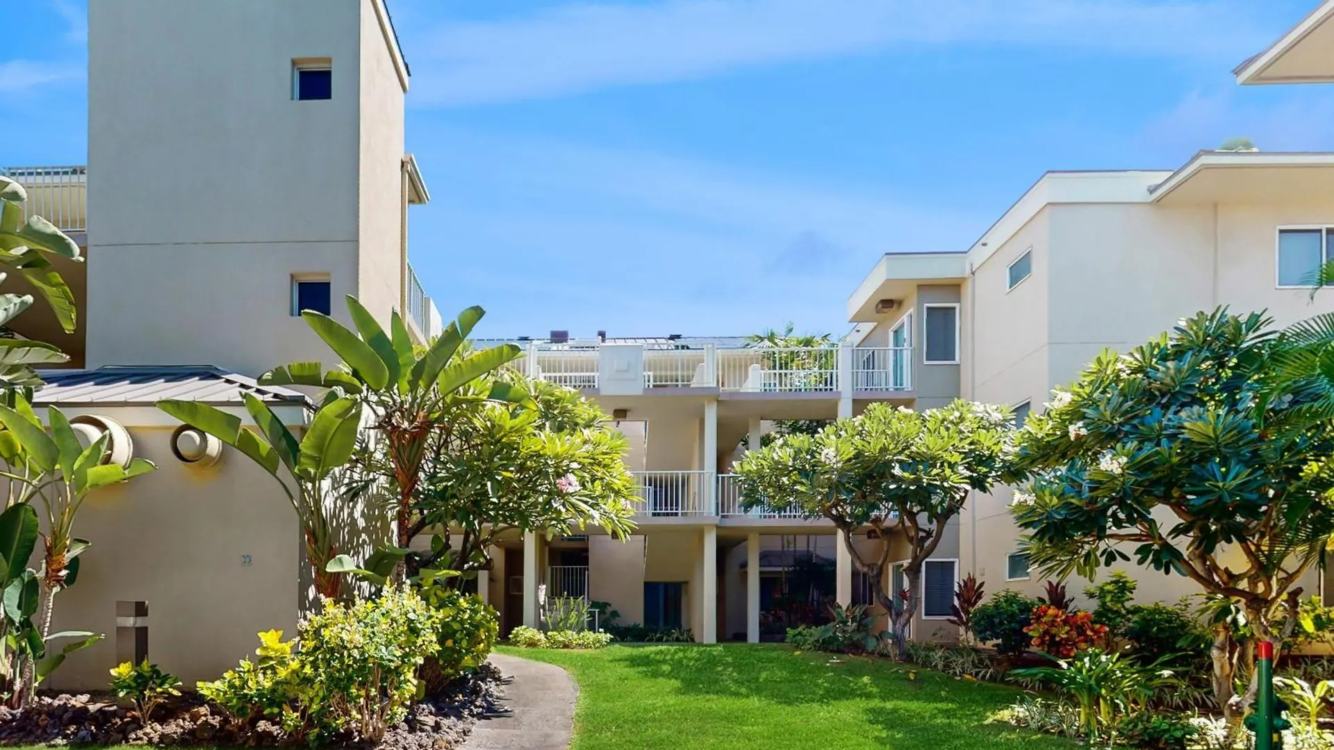 Tropical Elegance Golf Course Penthouse Apartment Waikoloa