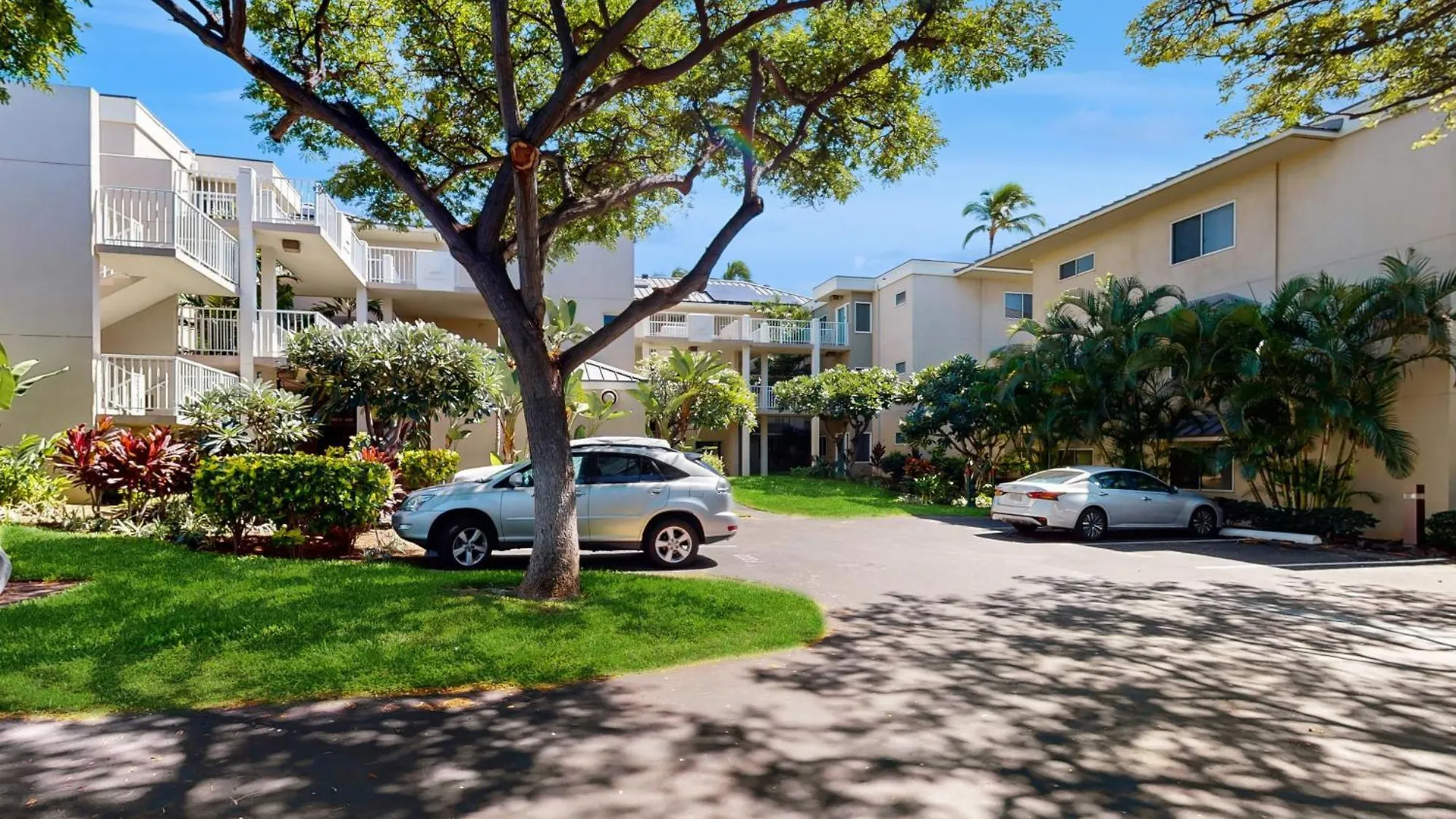 Tropical Elegance Golf Course Penthouse Apartment Waikoloa United States